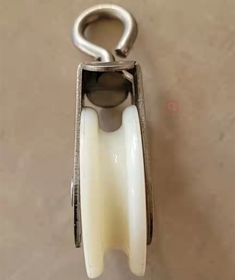 Plastic And Stainless Steel Poultry Pulley For Drinking Line Feeding Line