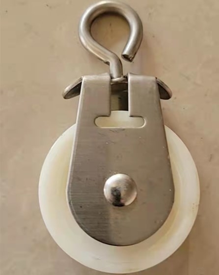 Plastic And Stainless Steel Poultry Pulley For Drinking Line Feeding Line